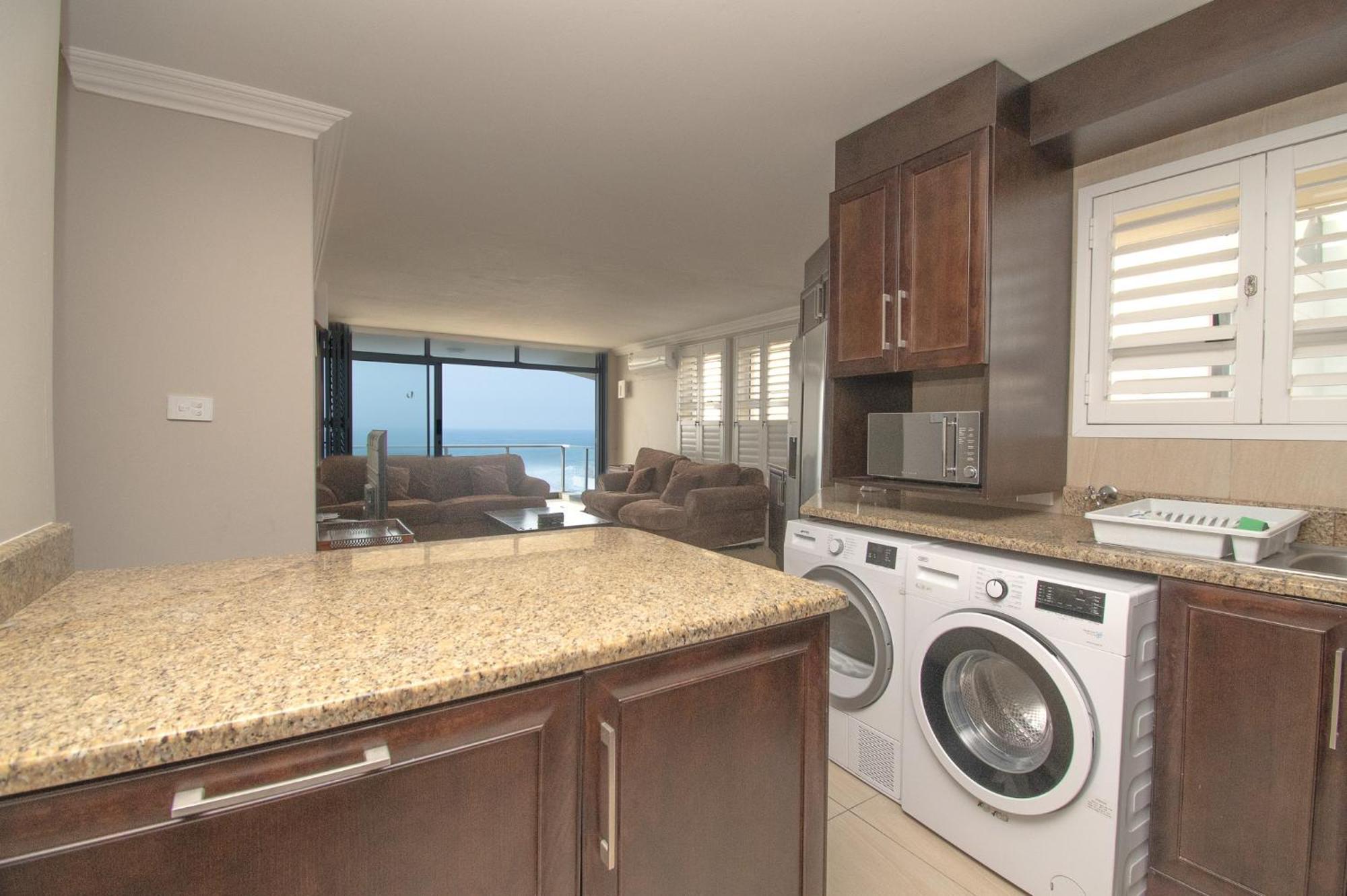 15 Glitter Bay Umhlanga Rocks Beachfront Дърбан Екстериор снимка
